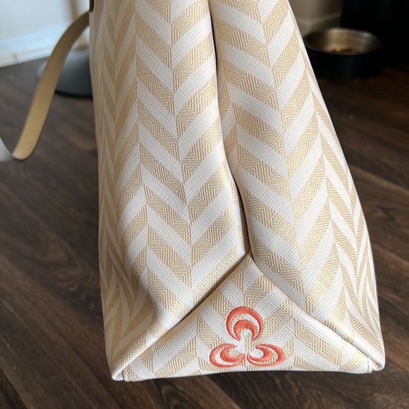 Misela Tote Edna at Anatolia - Picture 5 of 8